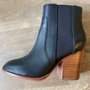 Soludos boots, leather, lightly used